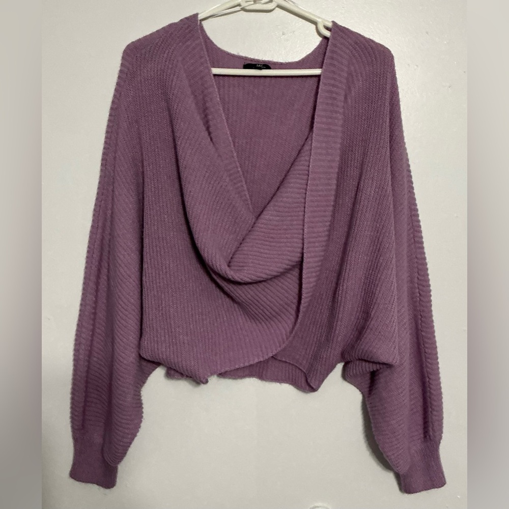 Chic Lavender V-Neck Sweater